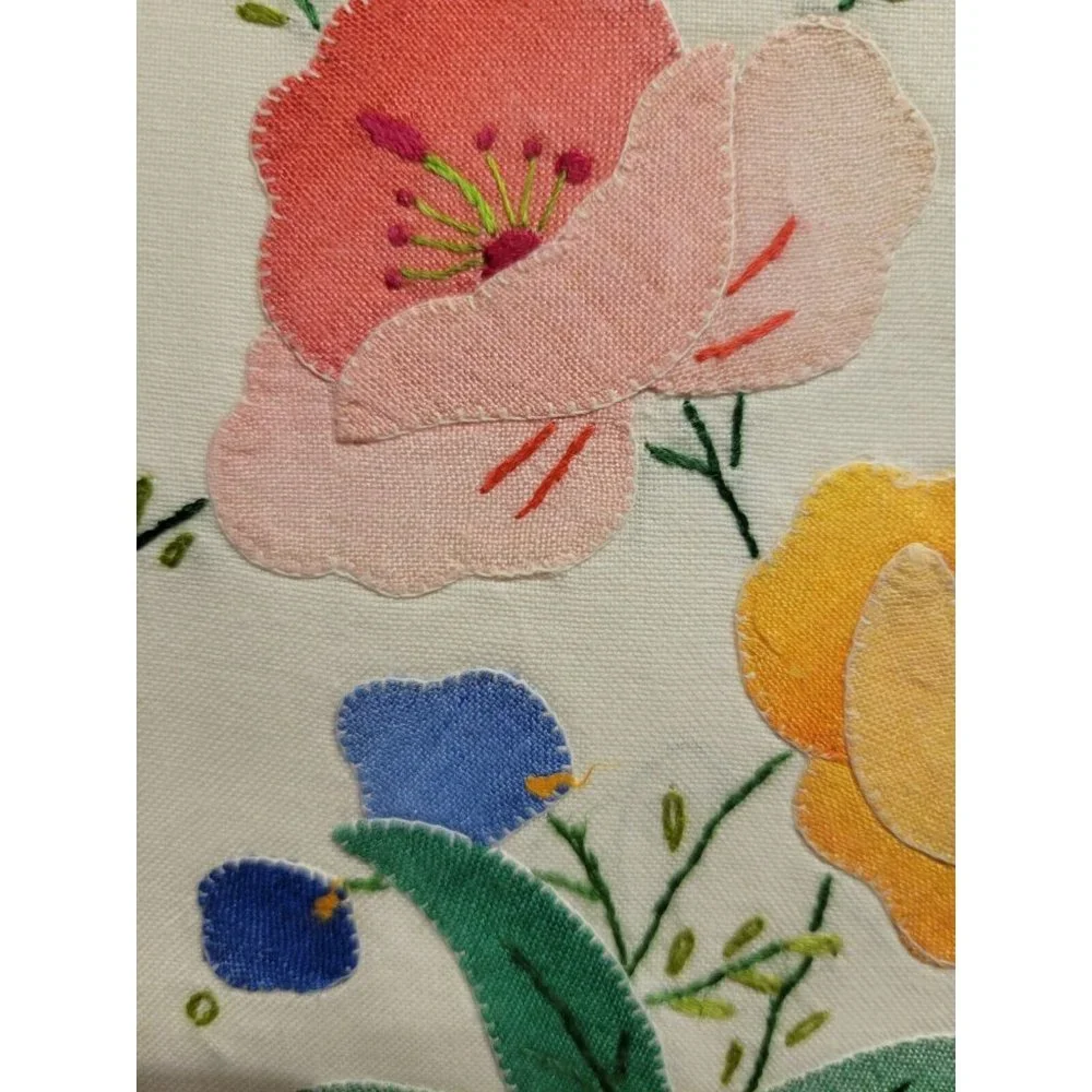 Starched Linen Tea Fingertip Towel Embroidered Floral Applique 22x14.5 inch Vtg